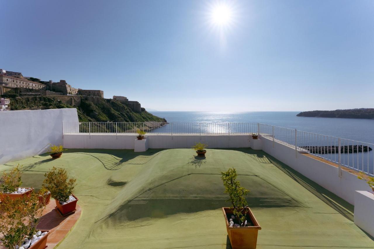 Torretta Corricella- Punta Serra Procida Exterior photo